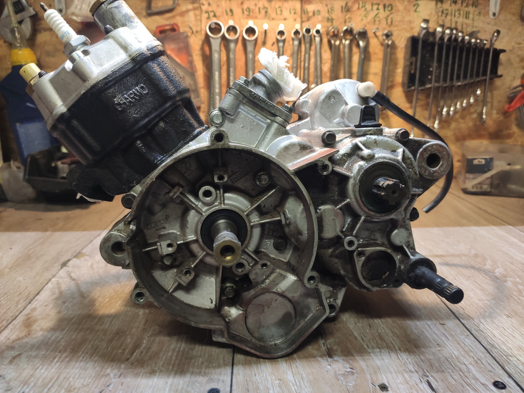 Derbi EBE EBS50 motorblok vanaf de ontstekingszijde